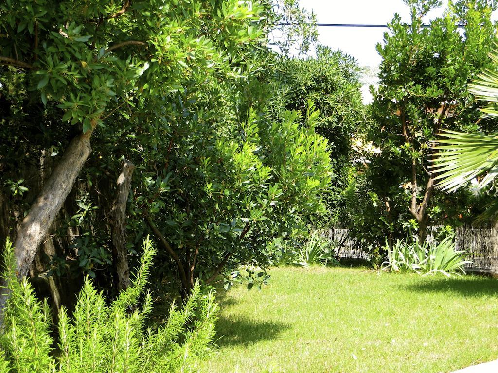 Appartement Dans Villa St Raphael Сен-Рафаель Номер фото