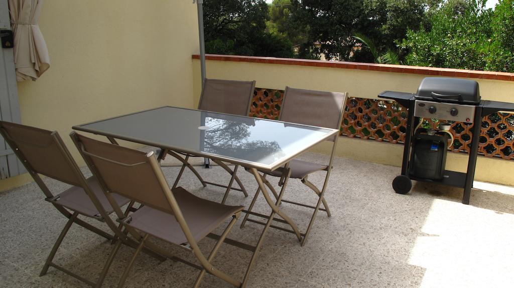 Appartement Dans Villa St Raphael Сен-Рафаель Номер фото