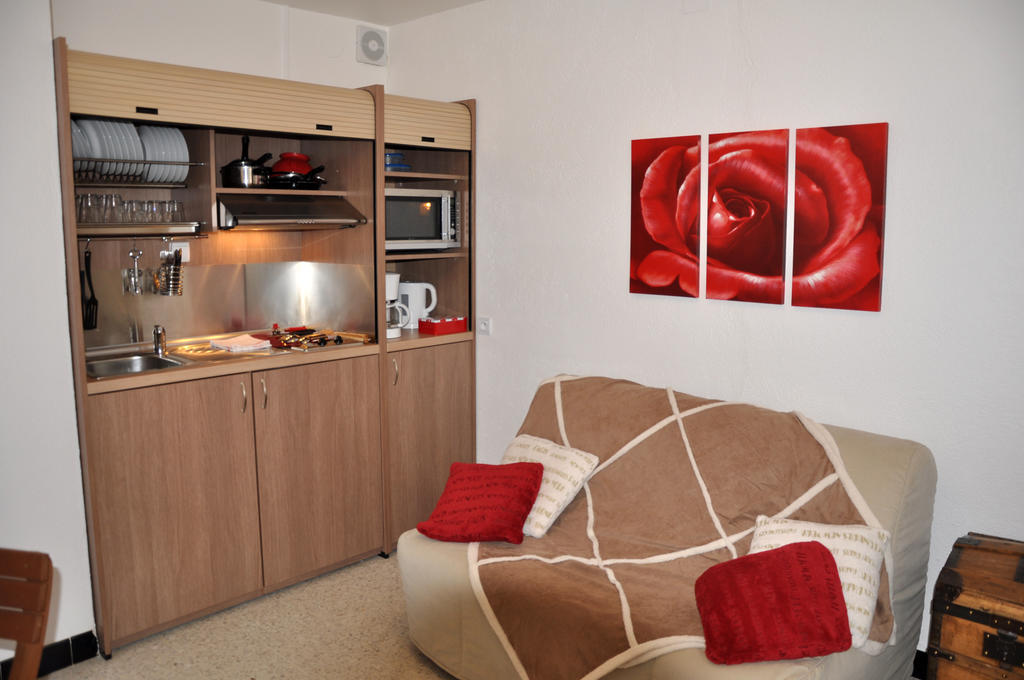 Appartement Dans Villa St Raphael Сен-Рафаель Номер фото