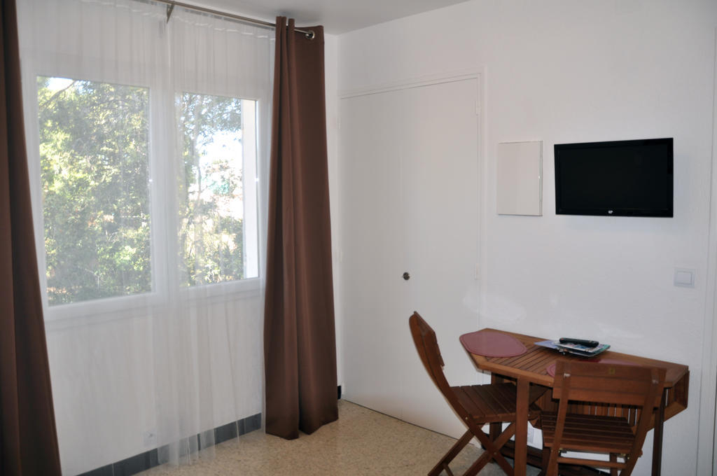 Appartement Dans Villa St Raphael Сен-Рафаель Номер фото