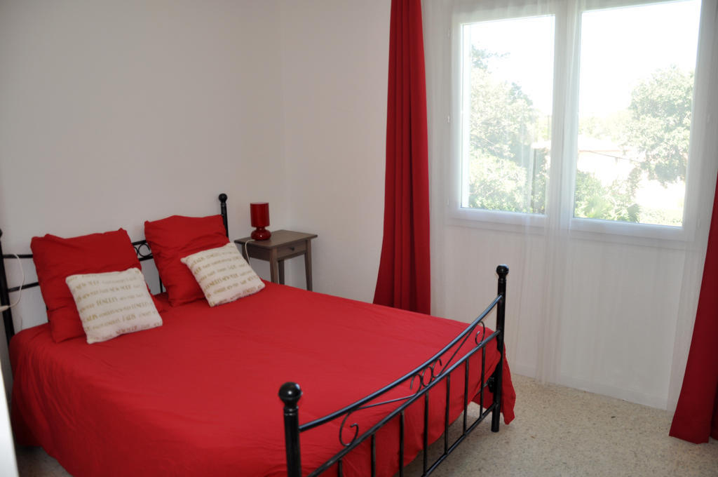 Appartement Dans Villa St Raphael Сен-Рафаель Номер фото